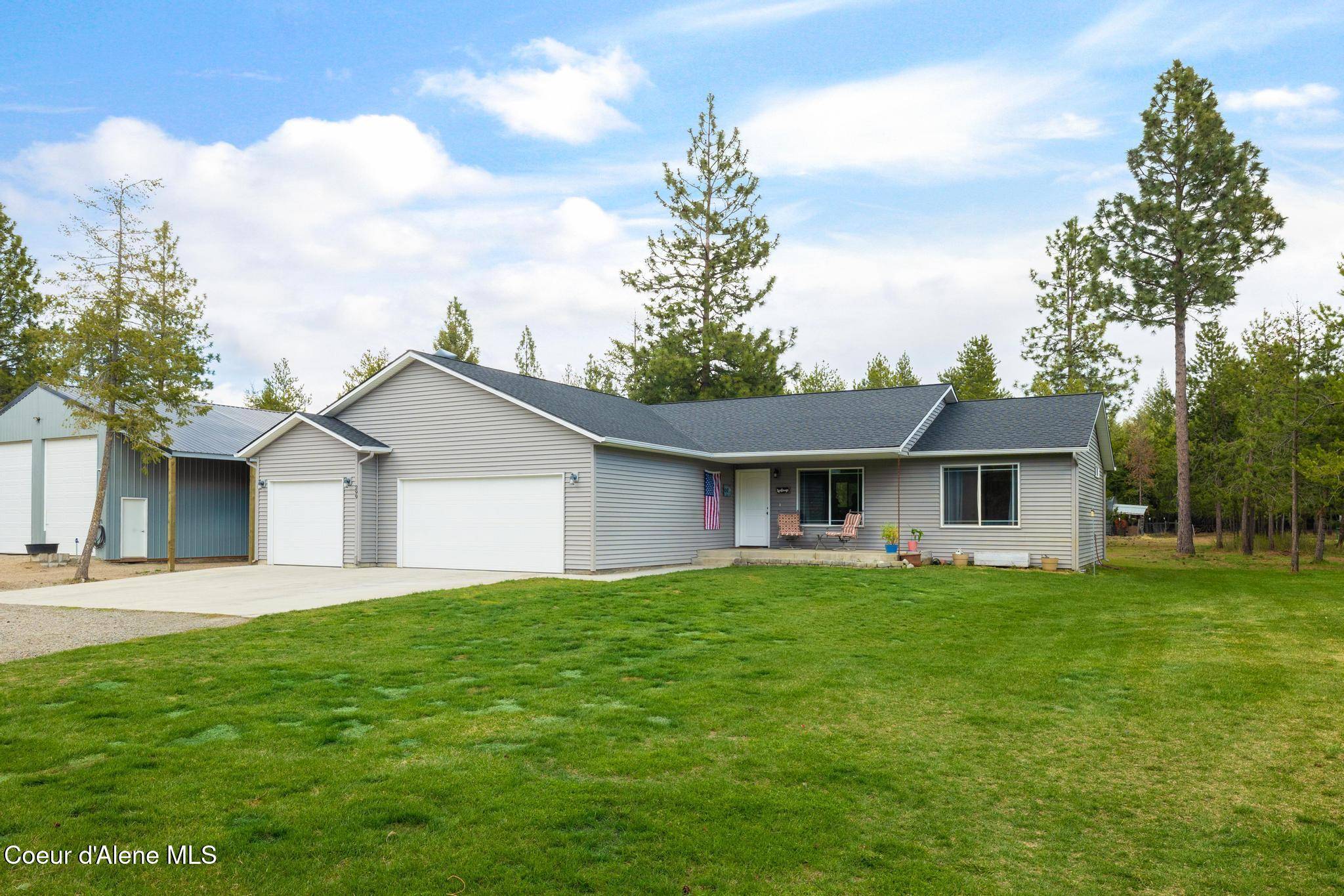 299 Cardinal LN, Spirit Lake, ID 83869