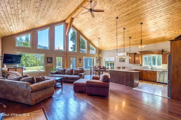 Moyie Springs, ID 83845,435 Bonner Lake RD