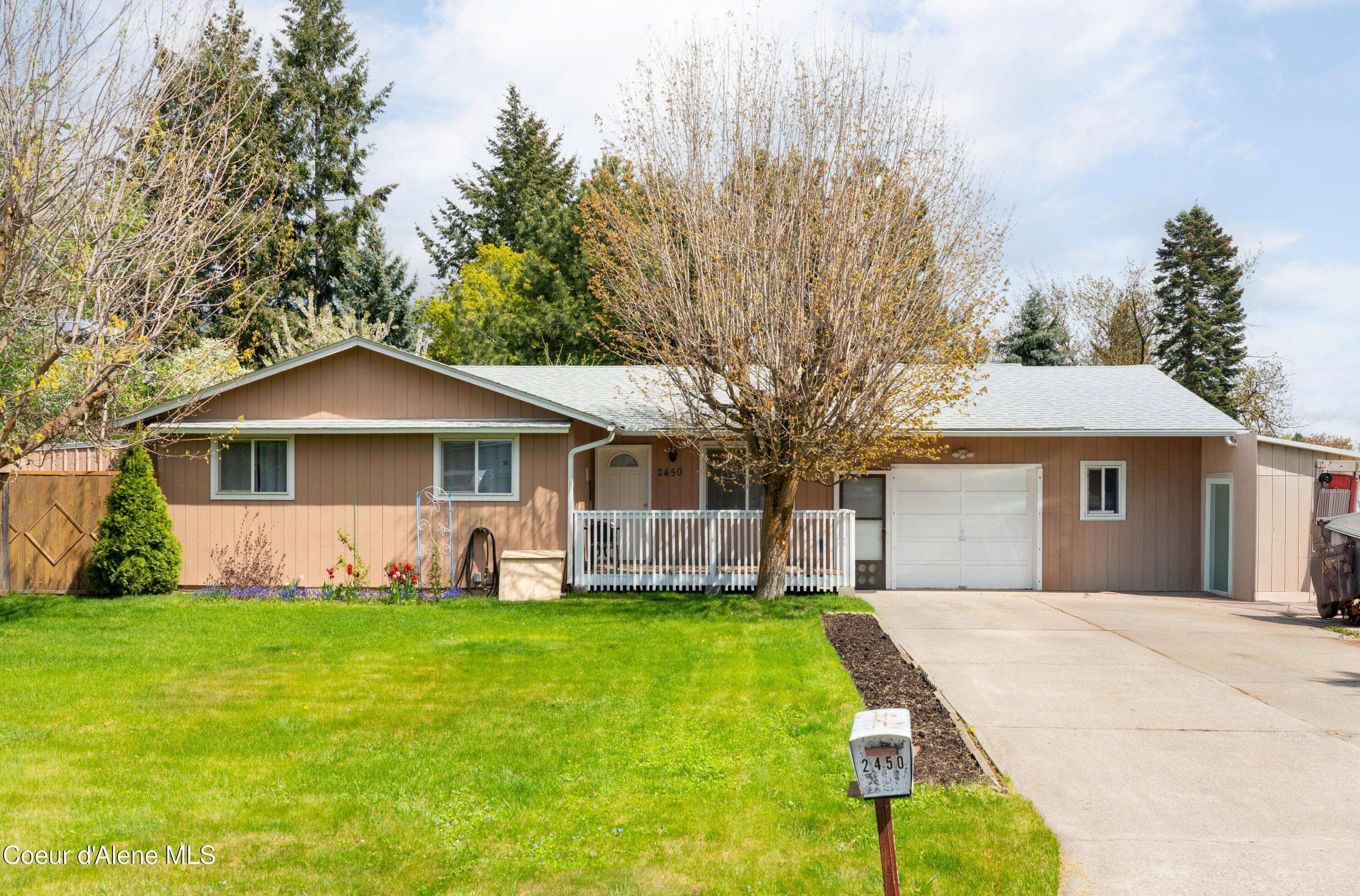 2450 N RIDGEVIEW DR, Post Falls, ID 83854