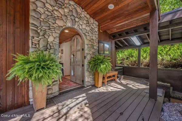 Coeur d'Alene, ID 83814,7225 W OTTER BAY RD