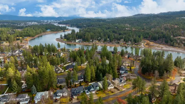 Post Falls, ID 83854,807 S RIVERSIDE HARBOR DR