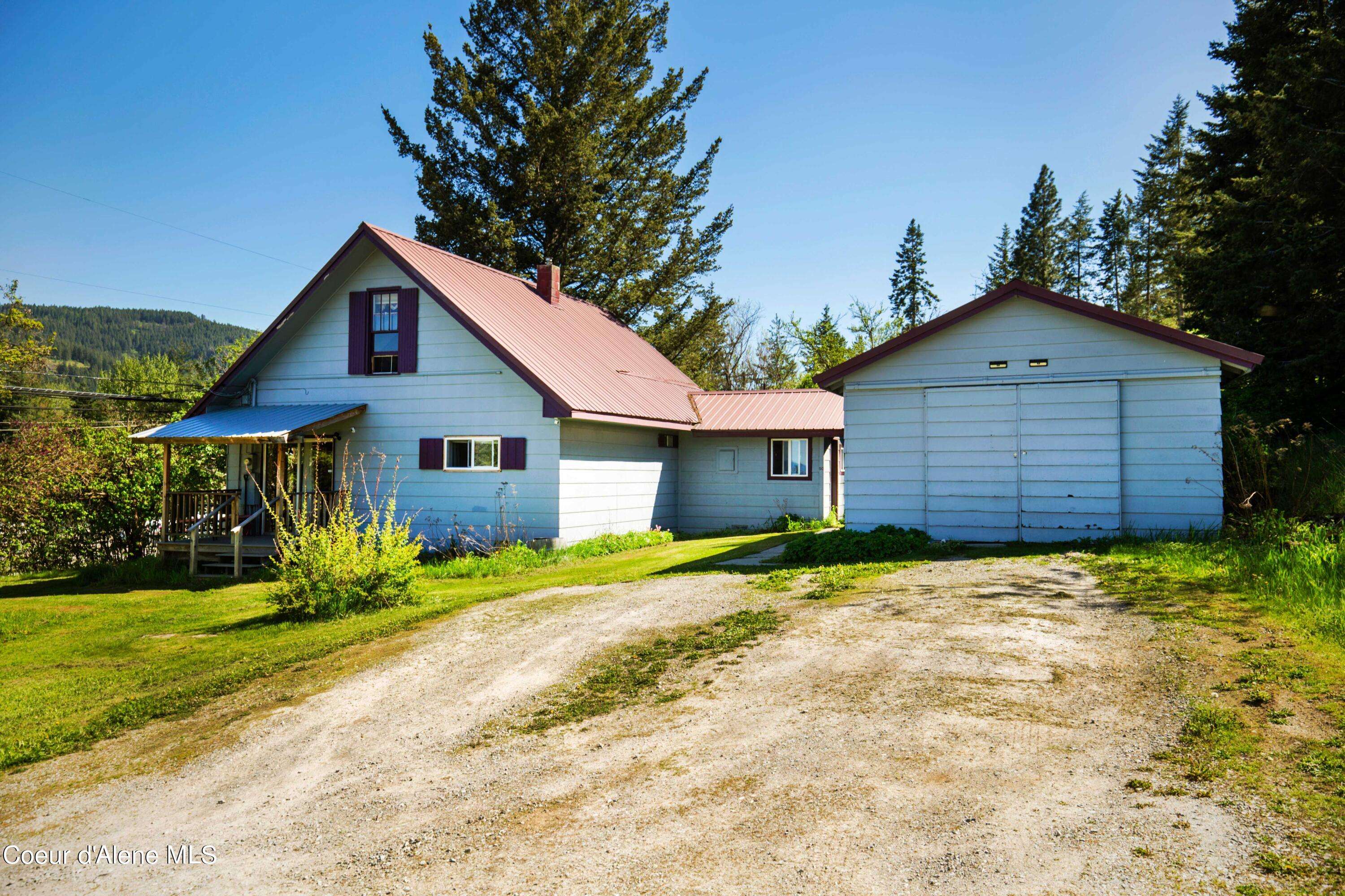50 Smokehouse Rd, Sagle, ID 83860