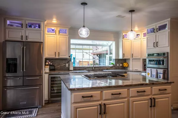 Sandpoint, ID 83864,735 Whiskey Jack Circle