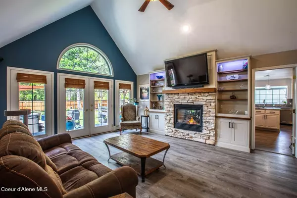 Sandpoint, ID 83864,735 Whiskey Jack Circle