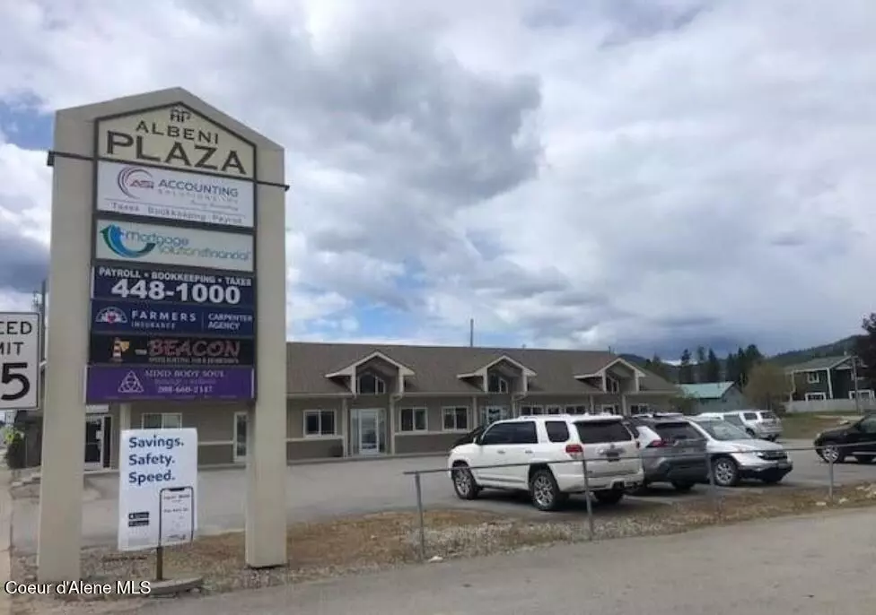 Priest River, ID 83856,5809 Highway 2