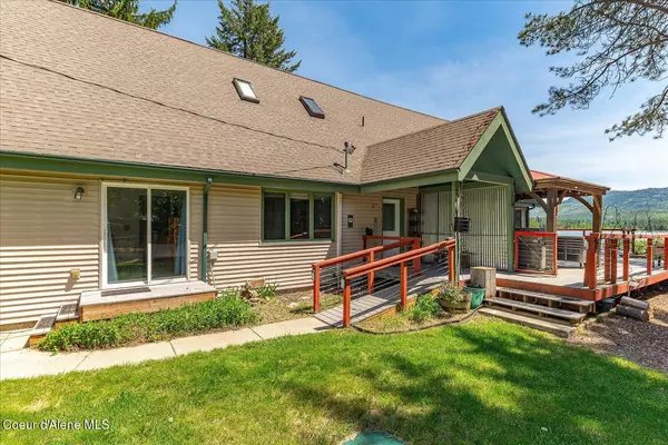 Laclede, ID 83841,415 Laclede Shores Dr