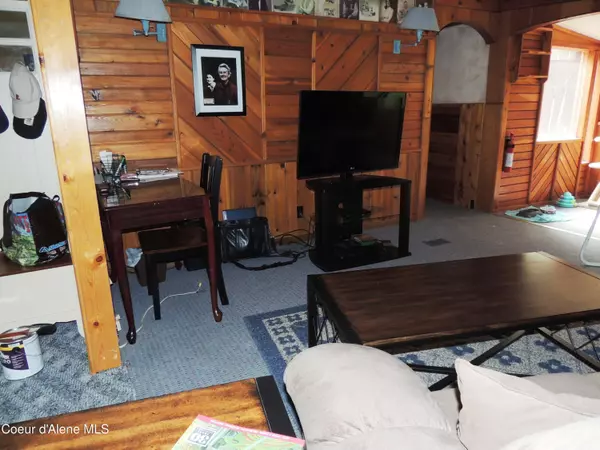 Blanchard, ID 83804,33 Deer Trail Rd