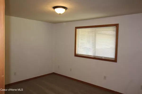 Coeur d'Alene, ID 83814,807 809 E TIMBER LN