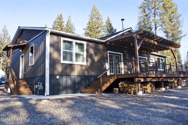 375 Pinecrest Loop, Sandpoint, ID 83864