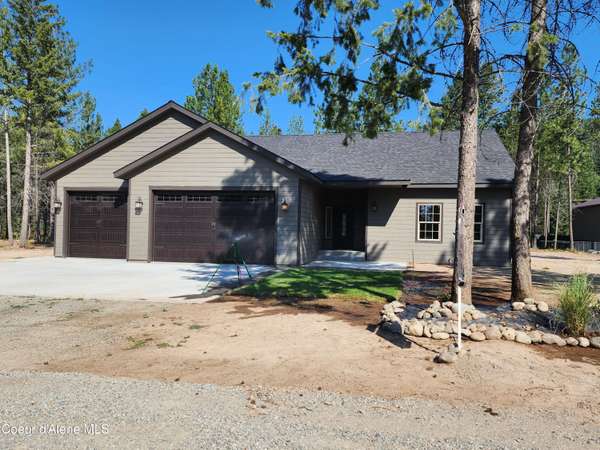 415 Elk Rd., Moyie Springs, ID 83845