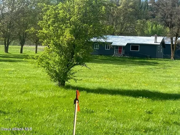 64 Retriever Ln, Oldtown, ID 83822