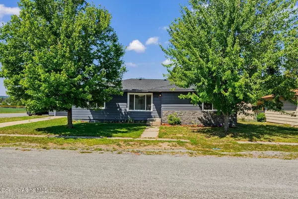 170 10th St, Priest River, ID 83856