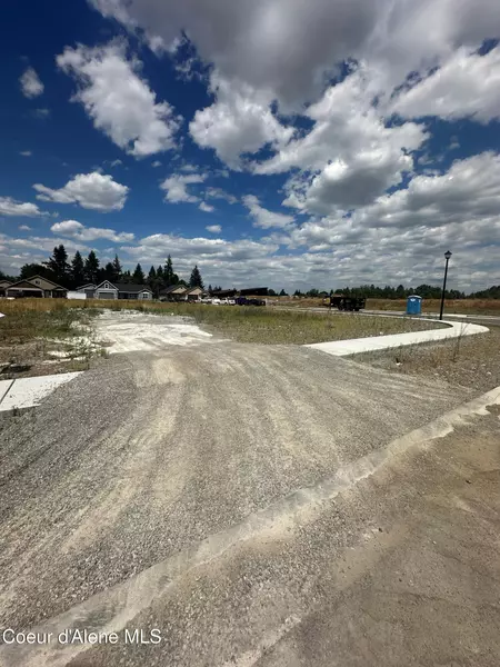 4422 E Savea Lane, Post Falls, ID 83854