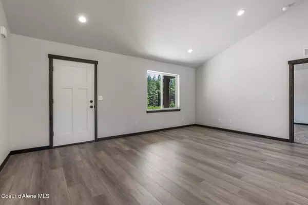 Priest River, ID 83856,285 Durango LN