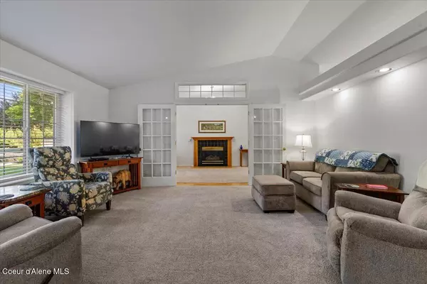 Post Falls, ID 83854,203 S RIVERSIDE HARBOR DR