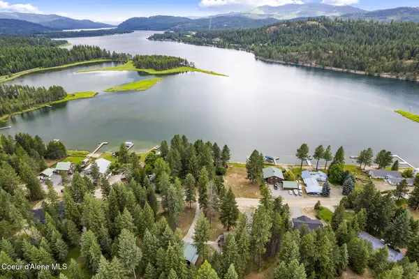 176 Swan Shores Drive, Sagle, ID 83860