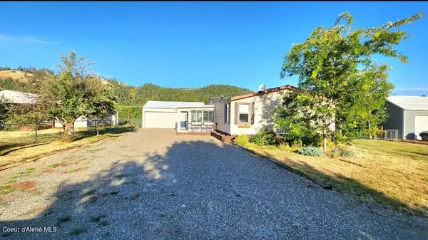 77 Garden Way, St. Maries, ID 83861