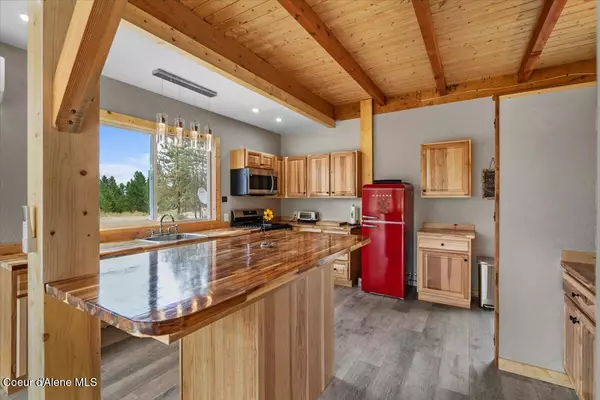 Spirit Lake, ID 83869,558 Sawbuck Rd