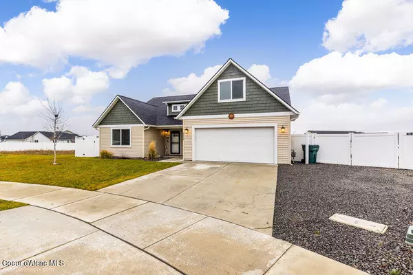 12175 Gipper LOOP, Rathdrum, ID 83858
