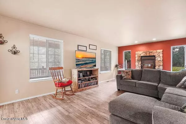 Spirit Lake, ID 83869,15427 W COEUR D ALENE DR