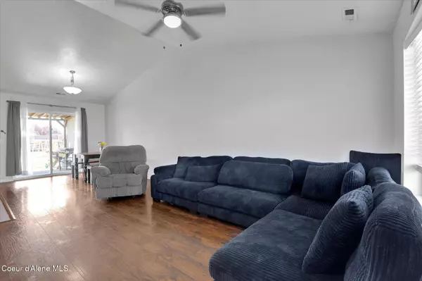 Post Falls, ID 83854,2615 E KNAPP CIR