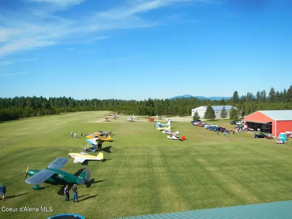 8964 E HOWARD RD, Athol, ID 83801