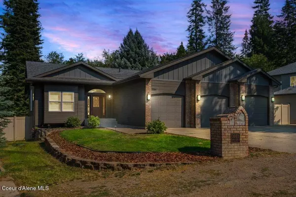 3061 E Lake Forest Dr, Hayden Lake, ID 83835