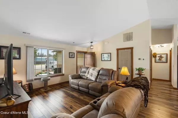 Kootenai, ID 83840,310 Seven Sisters Dr.