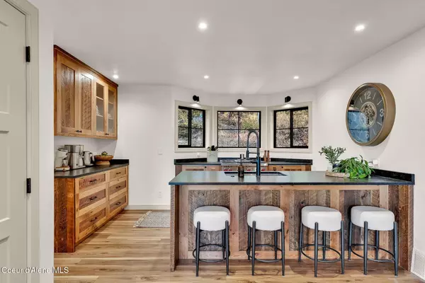 Sandpoint, ID 83864,232 N Quail Run