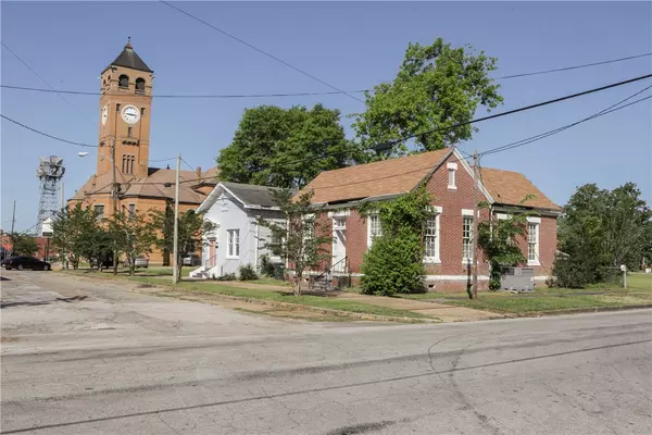 113 E ROSA PARKS STREET ST, Tuskegee, AL 36083