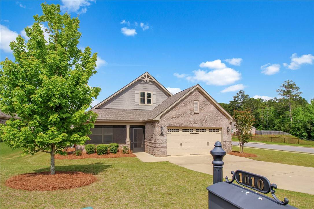 Opelika, AL 36801,1010 ODEN CT