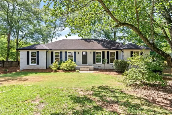 1704 NORTHGATE DR, Opelika, AL 36801