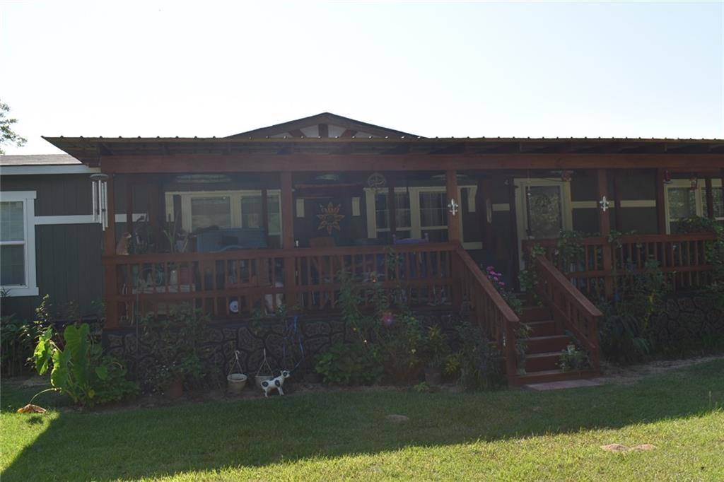 1129 Grappes Bluff RD, Coushatta, LA 71019