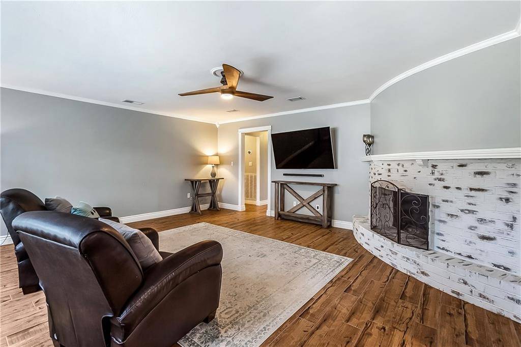 Mandeville, LA 70471,516 LAUREL OAK DR