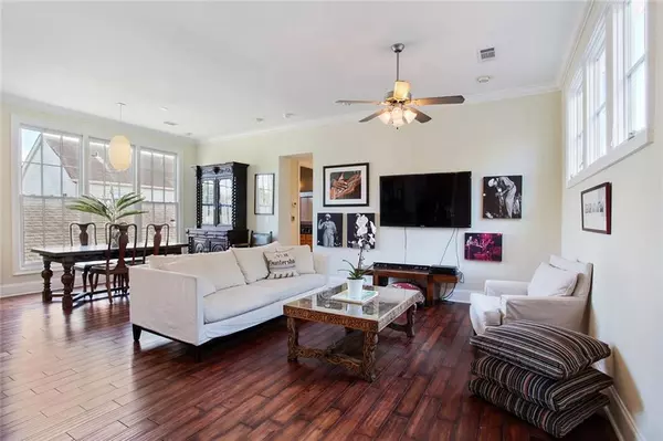 New Orleans, LA 70130,838 WASHINGTON AVE #838