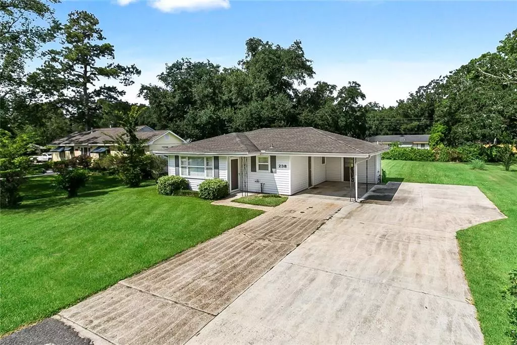 Luling, LA 70070,238 OAK LN