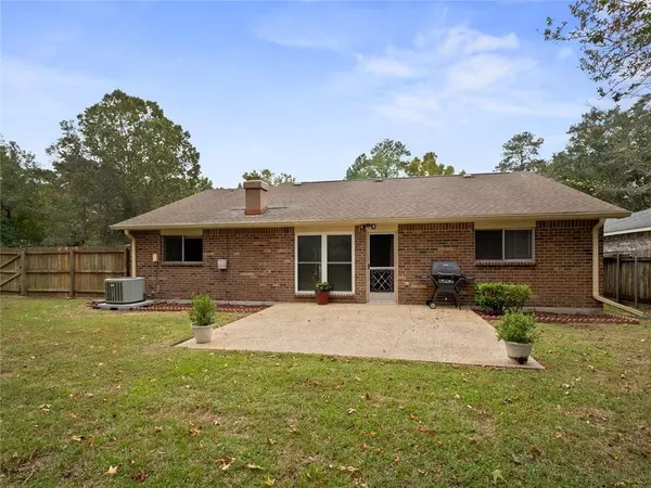 Mandeville, LA 70471,911 FOREST LOOP