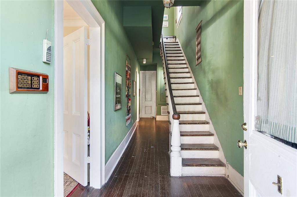 New Orleans, LA 70115,910 PLEASANT ST