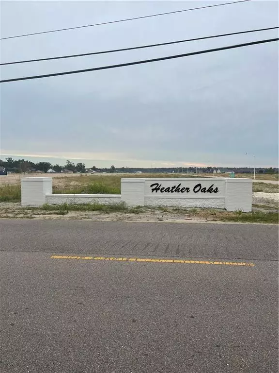 Luling, LA 70070,341 SOPHIA DR