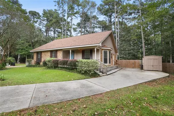 Mandeville, LA 70471,613 HOLM OAK LN