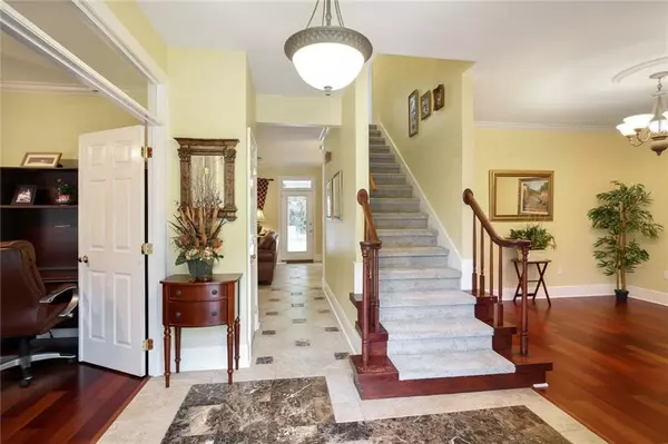 Mandeville, LA 70471,370 BEAU RIVAGE DR E