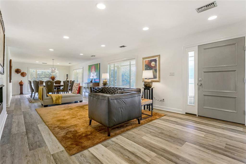New Orleans, LA 70124,7241 CANAL BLVD