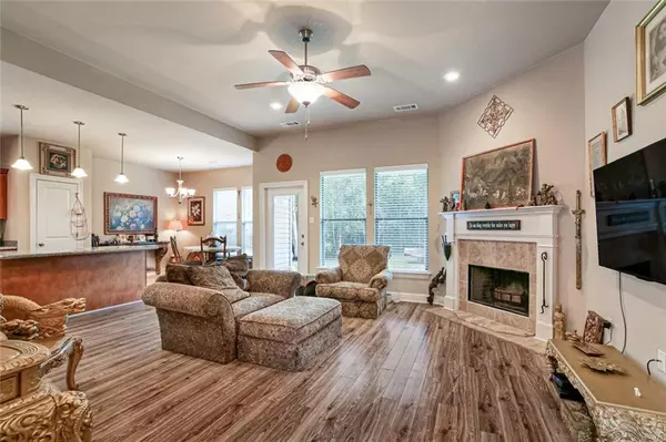 Mandeville, LA 70471,227 DEVAL DR