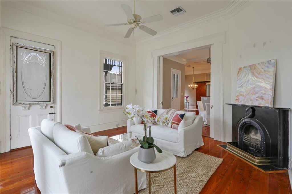 New Orleans, LA 70115,5429 PRYTANIA ST