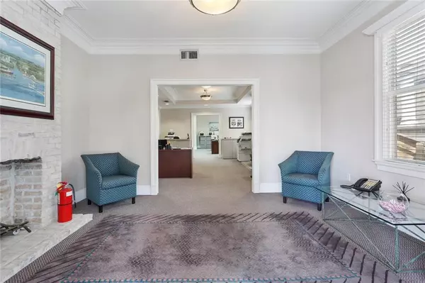 New Orleans, LA 70119,915-17 N CARROLLTON AVE