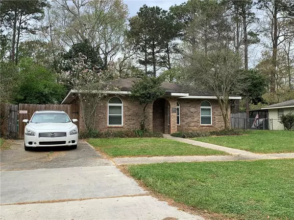 219 W HICKORY ST, Mandeville, LA 70471