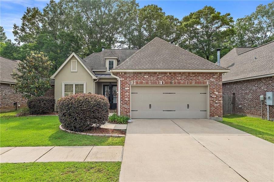 696 N BROWN THRASHER LOOP, Madisonville, LA 70447