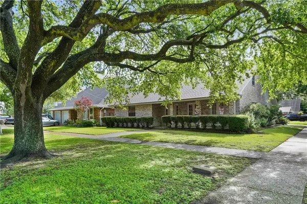 Metairie, LA 70002,3717 SEVERN AVE