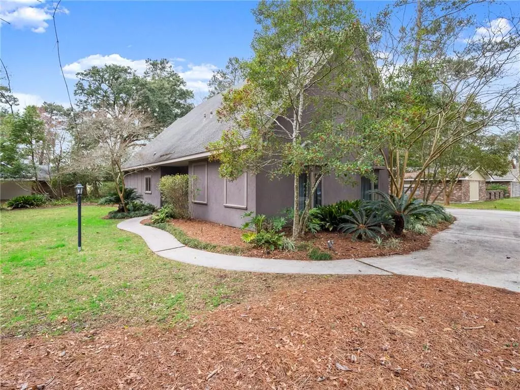Mandeville, LA 70471,730 BOCAGE LN