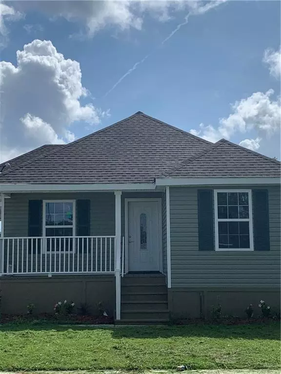 1811 ESTALOTE, Harvey, LA 70058